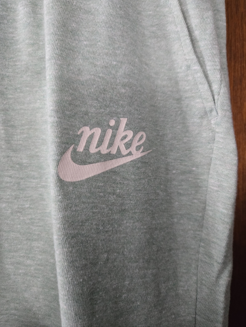Nike Capri Athletic Pants - Picture 3 of 4